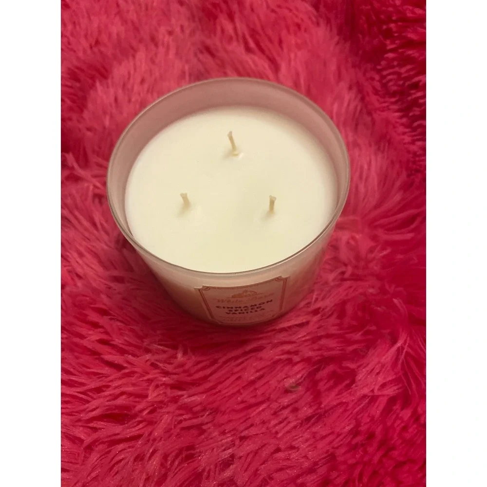 Bath body works white barn cinnamon‎ spiced vanilla candles - Picture 4 of 5